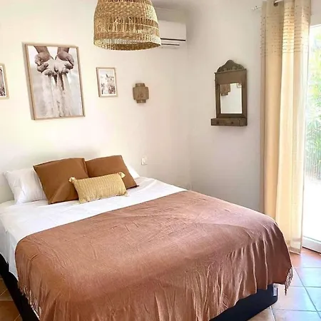 Chez Adri Et Lea Homestay